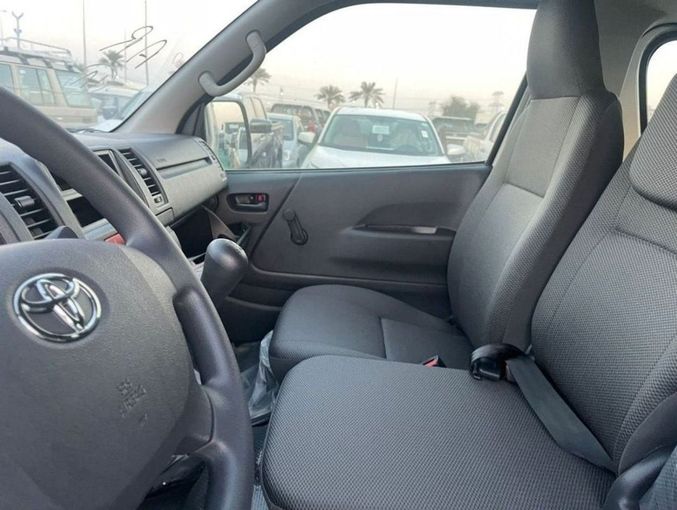 New Toyota HiAce H200 Facelift, 3.0 l, 2025 in Dubai by Mohamed Hakim Motors, White color. GCC Specs | AUTO.AE