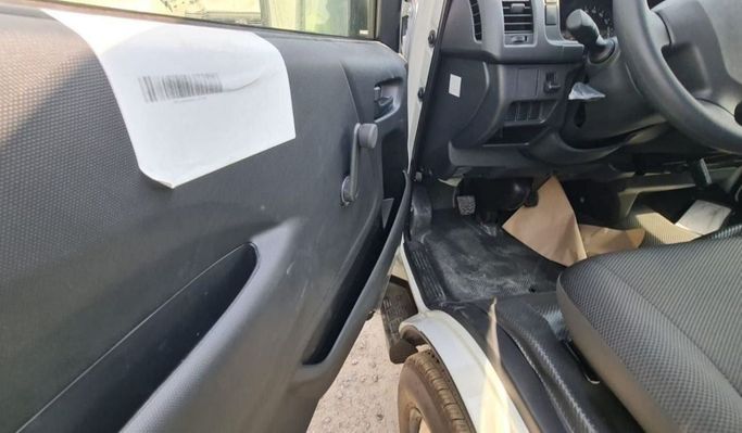 Новый Toyota HiAce H200 Рестайлинг, 2.0 л, 2024 в Дубае от Mohamed Hakim Motors Белый цвет. GCC | AUTO.AE