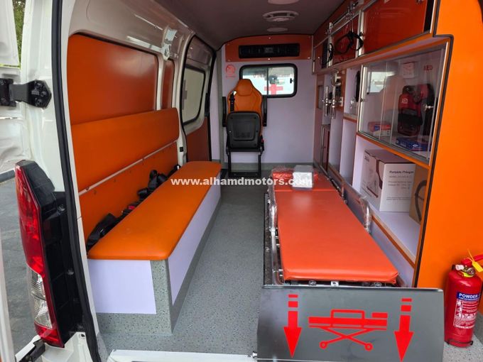 Подержанный Toyota HiAce H300, 2.8 л, 2024 в Дубае от Alhamd Motors Белый цвет. Other | AUTO.AE