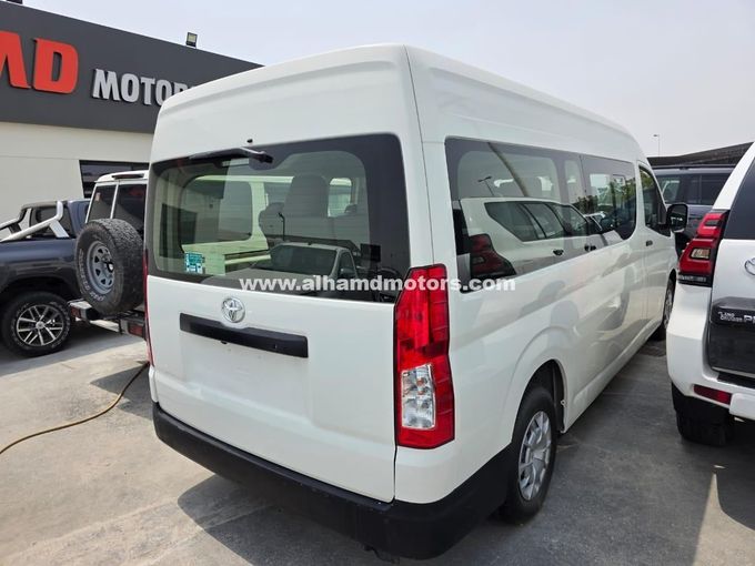 Подержанный Toyota HiAce H300, 2.8 л, 2021 в Дубае от Alhamd Motors Белый цвет. Other | AUTO.AE
