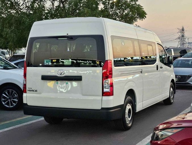 Новый Toyota HiAce H300, 3.5 л, 2025 в Дубае от SK Motors Белый цвет. GCC | AUTO.AE