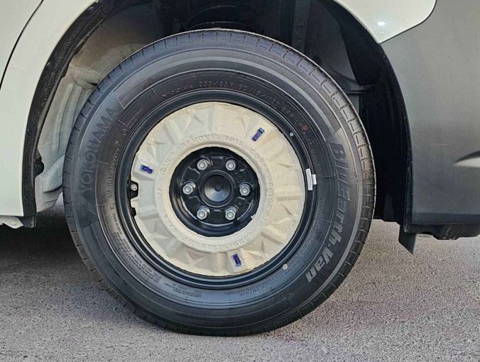 Новый Toyota HiAce H300, 3.5 л, 2025 в Дубае от SK Motors Белый цвет. GCC | AUTO.AE