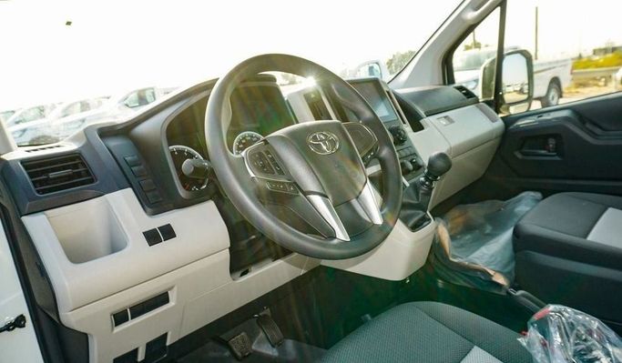 Новый Toyota HiAce H300, 3.5 л, 2025 в Дубае от Najem Motors Белый цвет. GCC | AUTO.AE