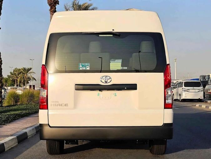 Новый Toyota HiAce H300, 2.8 л, 2025 в Дубае от SK Motors Белый цвет. GCC | AUTO.AE