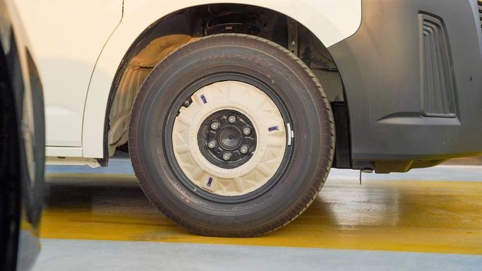 Новый Toyota HiAce H300, 2.8 л, 2025 в Дубае от Najem Motors Белый цвет. GCC | AUTO.AE