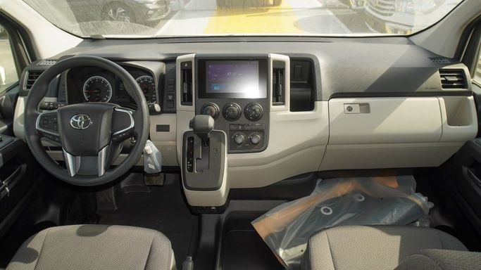 Новый Toyota HiAce H300, 3.5 л, 2025 в Дубае от Najem Motors Белый цвет. GCC | AUTO.AE