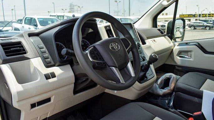 Новый Toyota HiAce H300, 3.5 л, 2024 в Дубае от Najem Motors Белый цвет. GCC | AUTO.AE