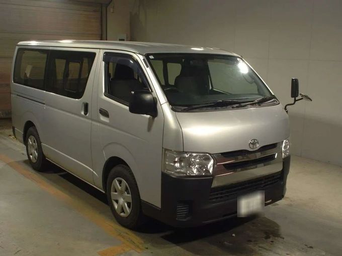 Новый Toyota HiAce H200 Рестайлинг, 3.0 л, 2016 в Дубае от SK Motors Серый цвет. Японская | AUTO.AE