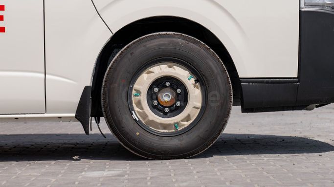 Новый Toyota HiAce H200 Рестайлинг, 3.0 л, 2025 в Дубае от Milele Белый цвет. Other | AUTO.AE