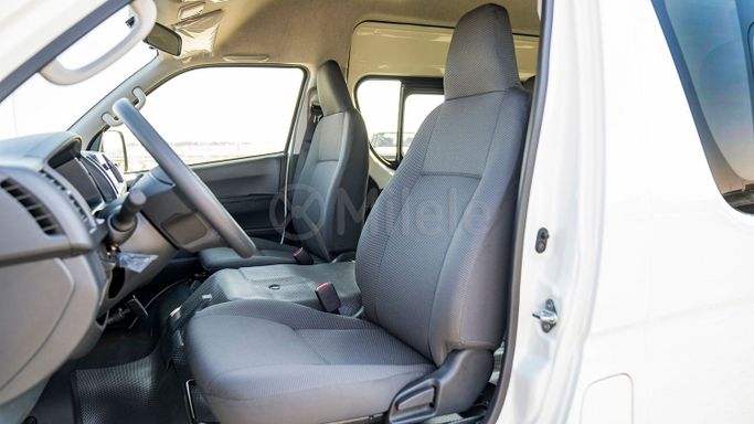 Новый Toyota HiAce H200 Рестайлинг, 3.0 л, 2025 в Дубае от Milele Белый цвет. Other | AUTO.AE