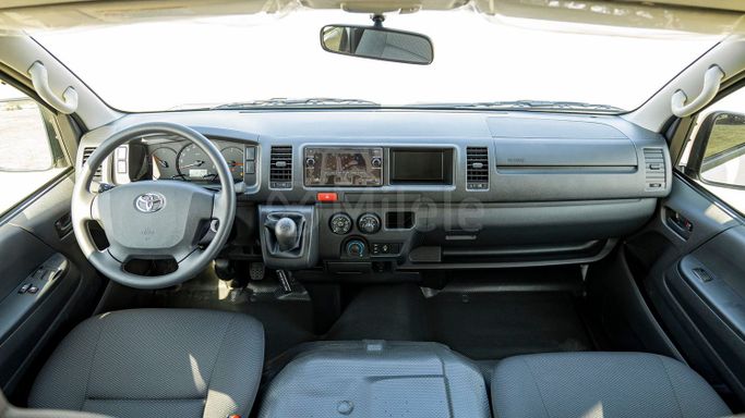 Новый Toyota HiAce H200 Рестайлинг, 3.0 л, 2025 в Дубае от Milele Белый цвет. Other | AUTO.AE