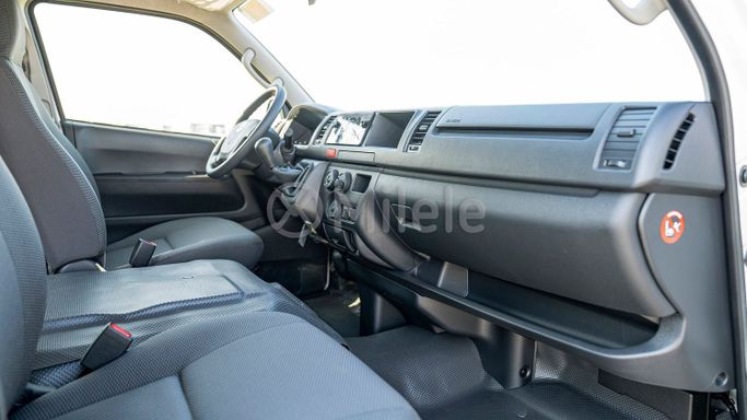 Новый Toyota HiAce H200 Рестайлинг, 3.0 л, 2025 в Дубае от Milele Белый цвет. Other | AUTO.AE