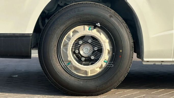 Новый Toyota HiAce H200 Рестайлинг, 2.7 л, 2024 в Дубае от Falcons GT Motors FZCO Белый цвет. Other | AUTO.AE