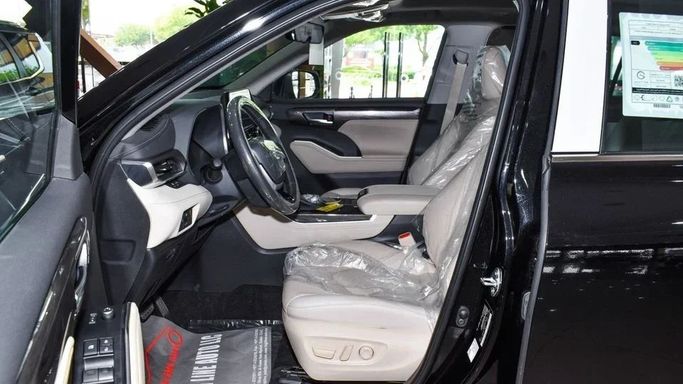 جديدة Toyota Highlander IV (U70), 2.5 l, 2023 في في دبي من High Line Auto، اللون أسود. مواصفات الخليج | AUTO.AE