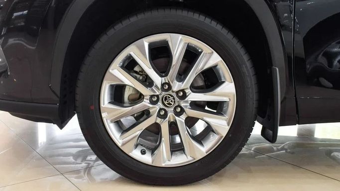 جديدة Toyota Highlander IV (U70), 2.5 l, 2023 في في دبي من High Line Auto، اللون أسود. مواصفات الخليج | AUTO.AE