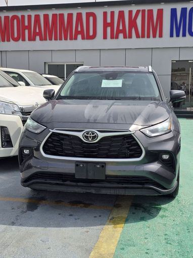 New Toyota Highlander IV (U70), 2.4 l, 2023 in Dubai by Mohamed Hakim Motors, Grey color. American Specs | AUTO.AE