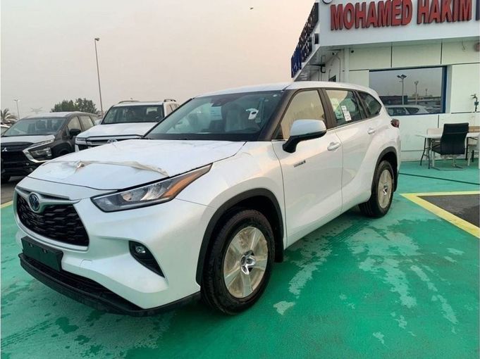 Новый Toyota Highlander IV (U70), 2.5 л, 2024 в Дубае от Mohamed Hakim Motors Белый цвет. GCC | AUTO.AE