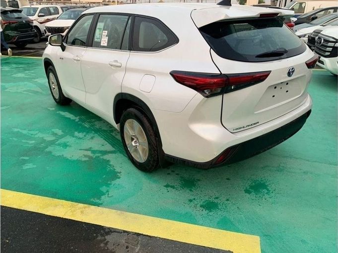 Новый Toyota Highlander IV (U70), 2.5 л, 2024 в Дубае от Mohamed Hakim Motors Белый цвет. GCC | AUTO.AE