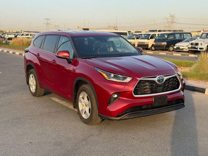 New Toyota Highlander IV (U70), 2.5 l, 2023 in Dubai by Mohamed Hakim Motors, Red color. GCC Specs | AUTO.AE