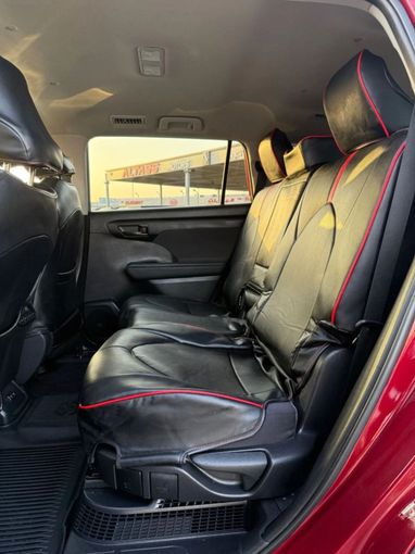 New Toyota Highlander IV (U70), 2.5 l, 2023 in Dubai by Mohamed Hakim Motors, Red color. GCC Specs | AUTO.AE