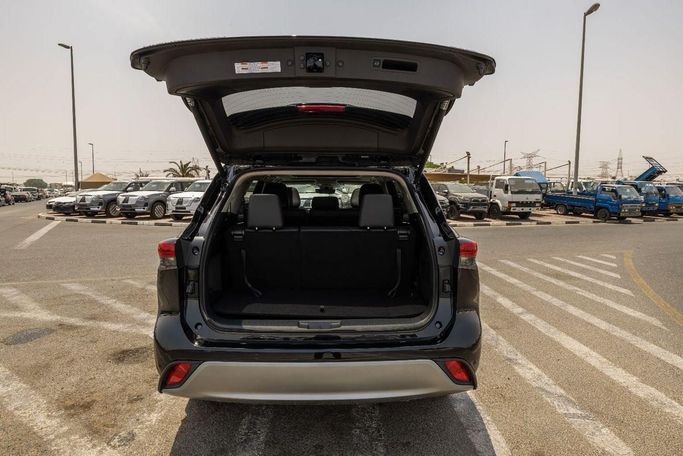 Новый Toyota Highlander IV (U70), 2.5 л, 2023 в Дубае от Mohamed Hakim Motors Черный цвет. GCC | AUTO.AE