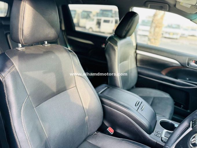 Подержанный Toyota Highlander IV (U70), 3.5 л, 2020 в Дубае от Alhamd Motors Белый цвет. Other | AUTO.AE
