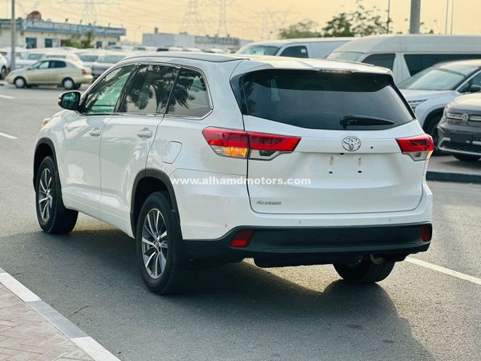 Подержанный Toyota Highlander IV (U70), 3.5 л, 2020 в Дубае от Alhamd Motors Белый цвет. Other | AUTO.AE
