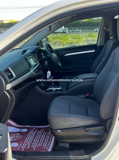 Подержанный Toyota Highlander III (U50) Рестайлинг, 3.5 л, 2019 в Дубае от Alhamd Motors Белый цвет.  | AUTO.AE