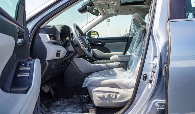New Toyota Highlander IV (U70), 2.5 l, 2024 in Dubai by Najem Motors, Blue color. GCC Specs | AUTO.AE