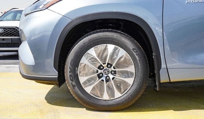 New Toyota Highlander IV (U70), 2.5 l, 2024 in Dubai by Najem Motors, Blue color. GCC Specs | AUTO.AE