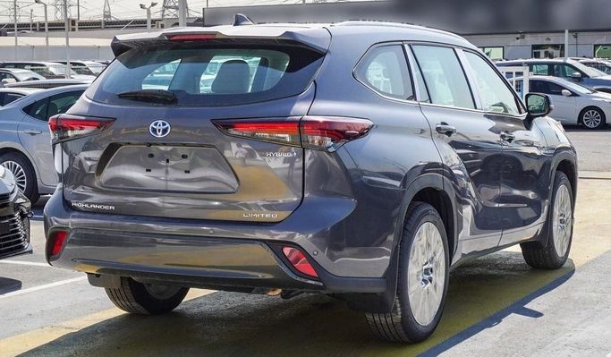 New Toyota Highlander IV (U70), 2.5 l, 2024 in Dubai by Najem Motors, Black color. GCC Specs | AUTO.AE