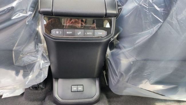 New Toyota Highlander IV (U70), 2.5 l, 2023 in Dubai by Soltan Auto, Grey color. GCC Specs | AUTO.AE