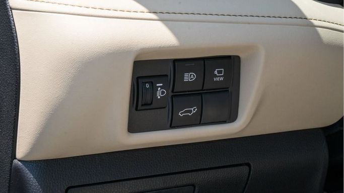 New Toyota Highlander IV (U70), 2.5 l, 2023 in Dubai by Najem Motors, Grey color. GCC Specs | AUTO.AE