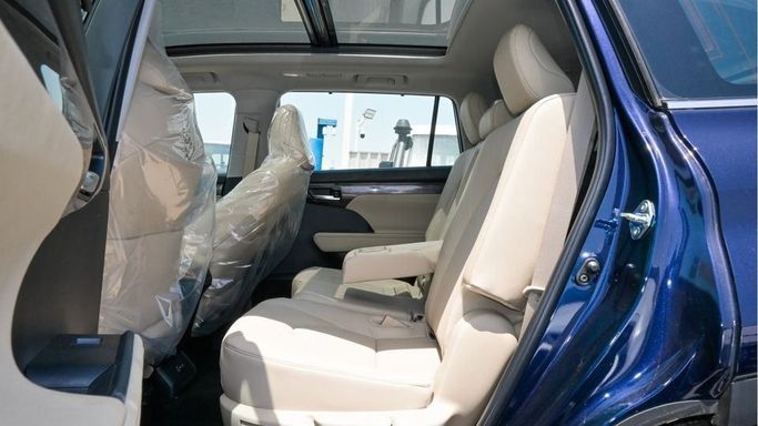 New Toyota Highlander IV (U70), 2.5 l, 2024 in Dubai by Najem Motors, Navy Blue color. GCC Specs | AUTO.AE