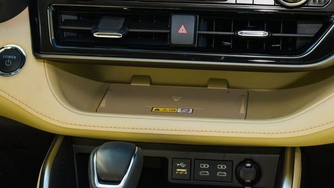 New Toyota Highlander IV (U70), 2.5 l, 2023 in Dubai by Najem Motors, White color. GCC Specs | AUTO.AE