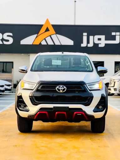 Новый Toyota Hilux VIII Рестайлинг, 4.0 л, 2025 в Дубае от ANDIAMO MOTORS FZE Белый цвет. GCC | AUTO.AE