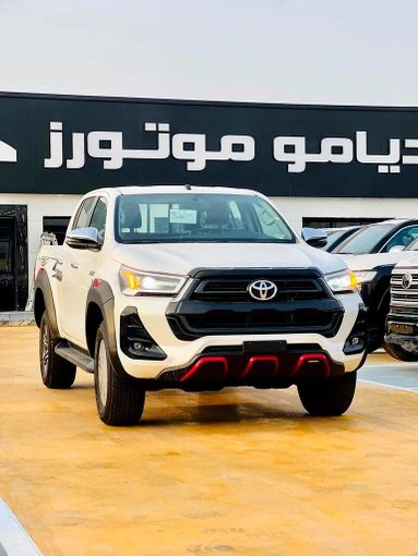 Новый Toyota Hilux VIII Рестайлинг, 4.0 л, 2025 в Дубае от ANDIAMO MOTORS FZE Белый цвет. GCC | AUTO.AE