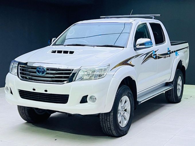 Подержанный Toyota Hilux VII Рестайлинг, 3.0 л, 2014 в Дубае от Alhamd Motors Белый цвет. Other | AUTO.AE