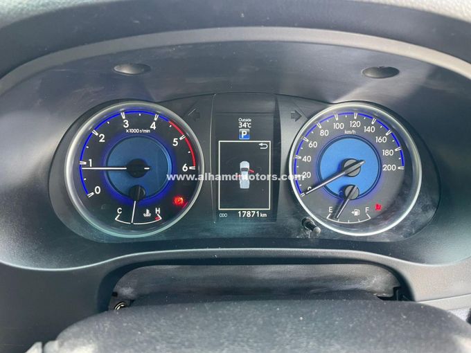 Used Toyota Hilux VIII, 2.8 l, 2017 in Dubai by Alhamd Motors, Grey color. Other | AUTO.AE