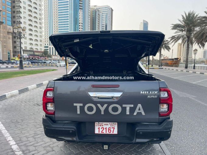 Used Toyota Hilux VIII, 2.8 l, 2017 in Dubai by Alhamd Motors, Grey color. Other | AUTO.AE