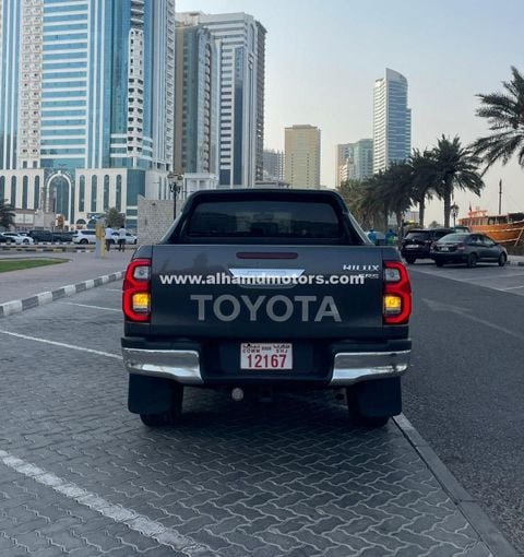 Подержанный Toyota Hilux VIII, 2.8 л, 2016 в Дубае от Alhamd Motors Серый цвет. Other | AUTO.AE