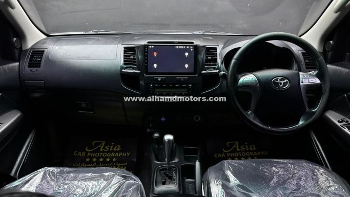 Used Toyota Hilux VII Facelift, 3.0 l, 2014 in Dubai by Alhamd Motors, Grey color. Other | AUTO.AE
