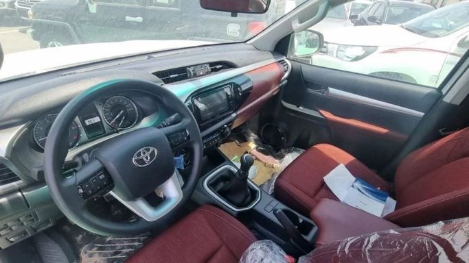 New Toyota Hilux VIII Facelift, 2.8 l, 2023 in Dubai by Mohamed Hakim Motors, White color. Other | AUTO.AE
