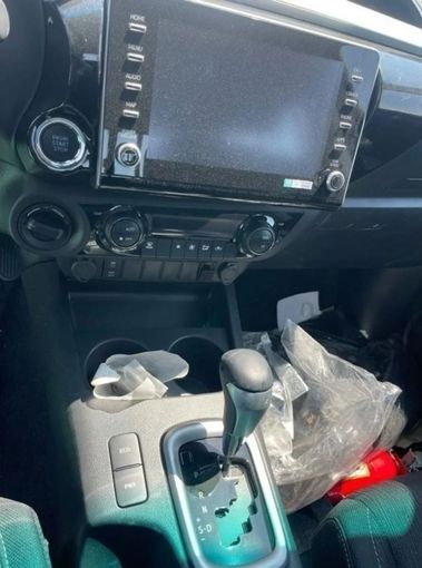 New Toyota Hilux VIII Facelift, 4.0 l, 2023 in Dubai by Mohamed Hakim Motors, Blue color. GCC Specs | AUTO.AE