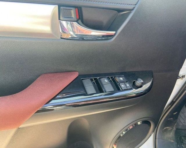 New Toyota Hilux VIII Facelift, 2.7 l, 2023 in Dubai by Mohamed Hakim Motors, Silver color. GCC Specs | AUTO.AE