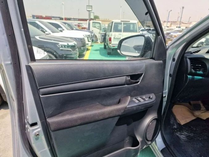 New Toyota Hilux VIII Facelift, 2.4 l, 2023 in Dubai by Mohamed Hakim Motors, Silver color. GCC Specs | AUTO.AE