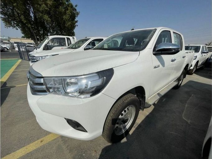 New Toyota Hilux VIII Facelift, 2.7 l, 2024 in Dubai by Mohamed Hakim Motors, White color. GCC Specs | AUTO.AE