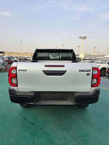 New Toyota Hilux VIII Facelift, 4.0 l, 2025 in Dubai by Mohamed Hakim Motors, White color. GCC Specs | AUTO.AE