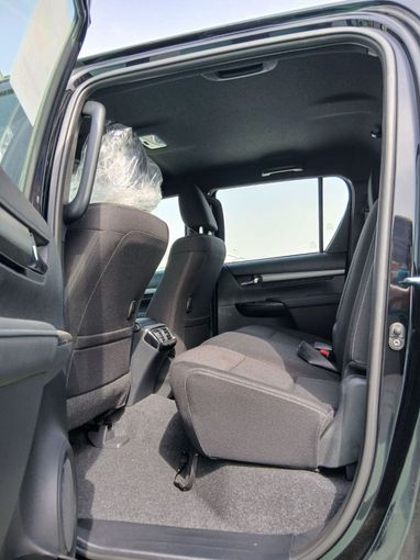 New Toyota Hilux VIII Facelift, 4.0 l, 2025 in Dubai by Mohamed Hakim Motors, Black color. GCC Specs | AUTO.AE