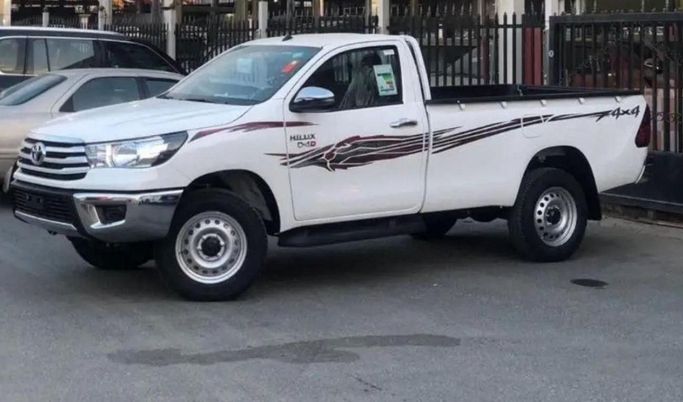 New Toyota Hilux VIII Facelift 2, 2.4 l, 2024 in Dubai by Mohamed Hakim Motors, White color. GCC Specs | AUTO.AE